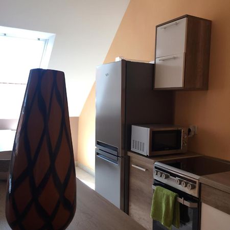 Palank Apartman Mosonmagyarovar Bagian luar foto