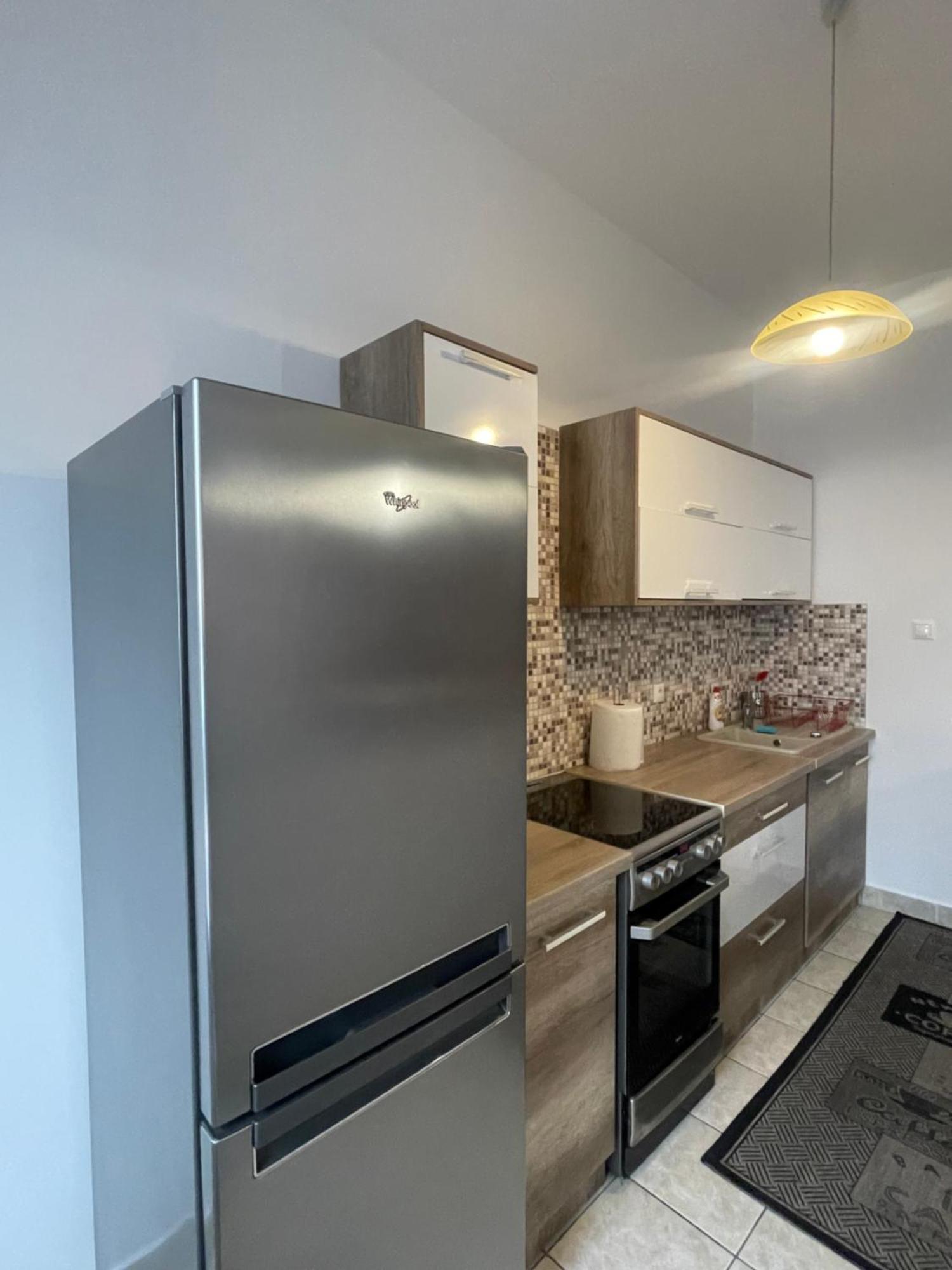 Palank Apartman Mosonmagyarovar Bagian luar foto