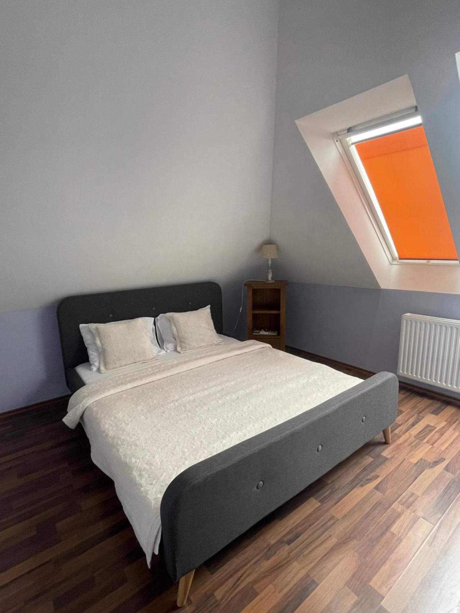 Palank Apartman Mosonmagyarovar Bagian luar foto