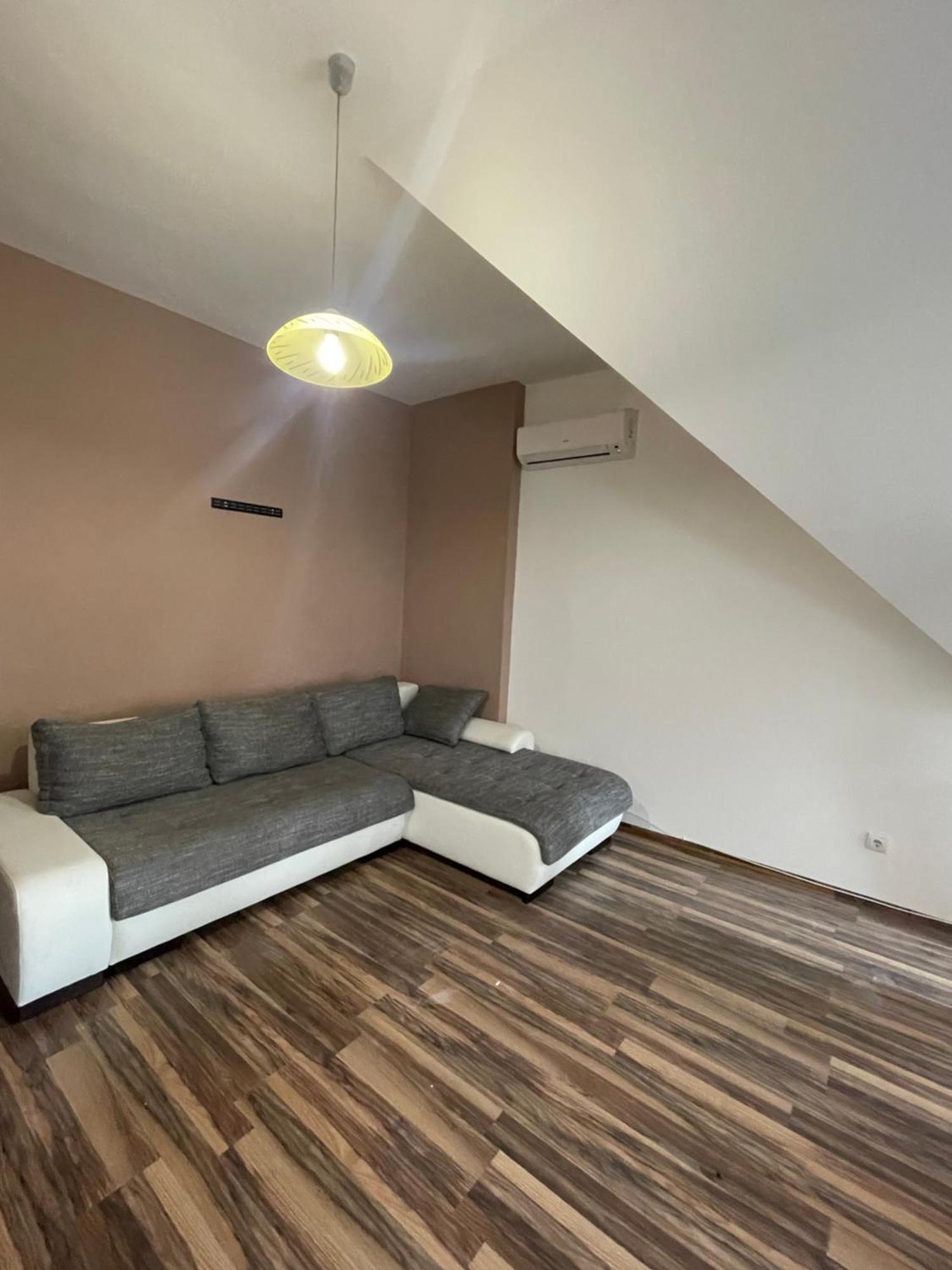 Palank Apartman Mosonmagyarovar Bagian luar foto