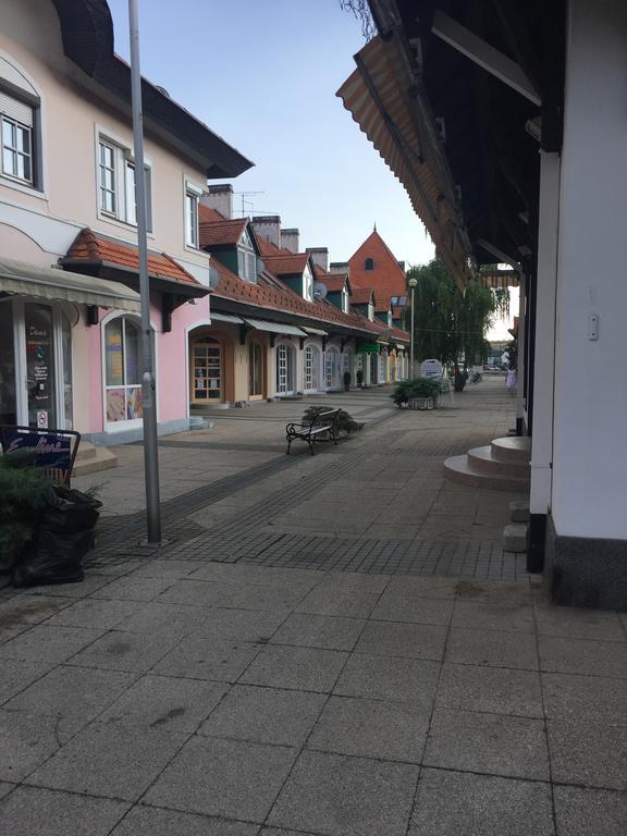 Palank Apartman Mosonmagyarovar Bagian luar foto