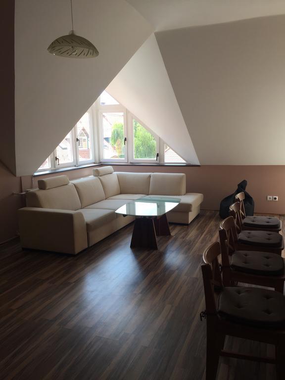 Palank Apartman Mosonmagyarovar Bagian luar foto