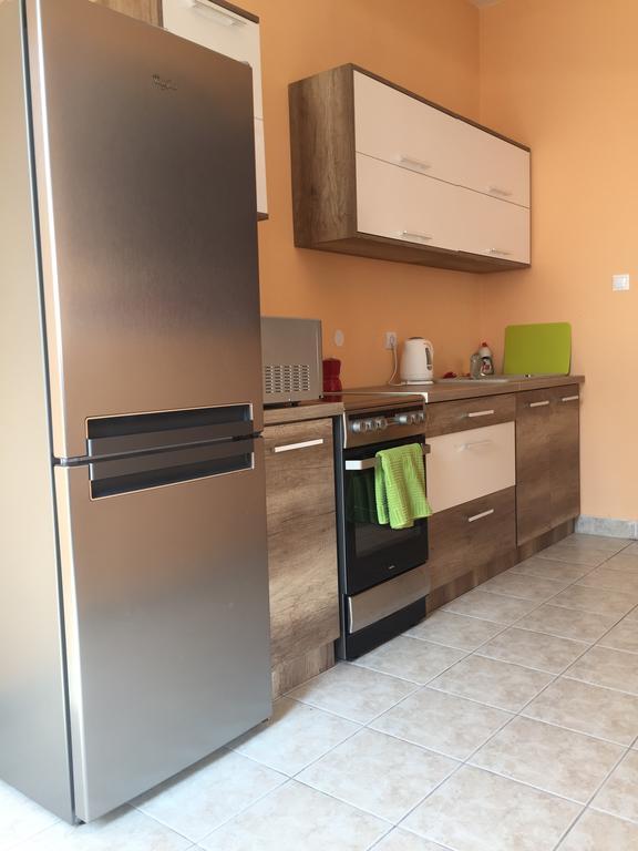 Palank Apartman Mosonmagyarovar Bagian luar foto